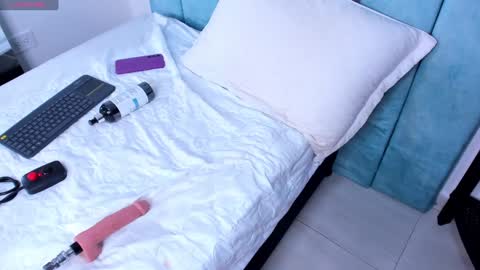 Snapshot of alexaa_small chatting on December 28, 2024, 3:04 pm alexaa_small online show from December 28, 2024, 3:04 pm