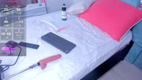 Snapshot of alexaa_small chatting on March 4, 2025, 12:01 pm alexaa_small online show from March 4, 2025, 12:01 pm