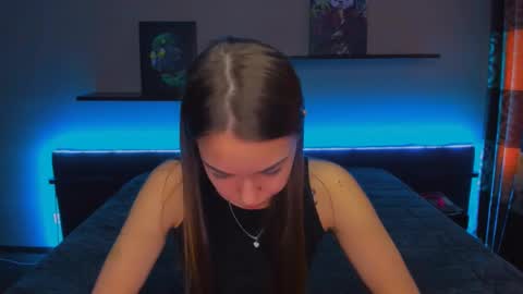 angel online show from March 10, 2025, 3:23 am