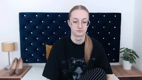 Alexa with big heart 3 online show from January 17, 2025, 12:52 pm