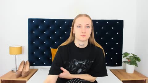 Alexa with big heart 3 online show from March 12, 2025, 12:36 pm