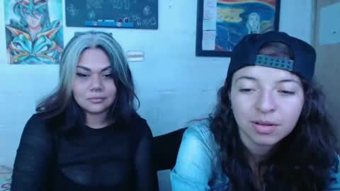 Snapshot of alexablu3 chatting on January 1, 2025, 6:05 am Alexa Blu3 online show from January 1, 2025, 6:05 am