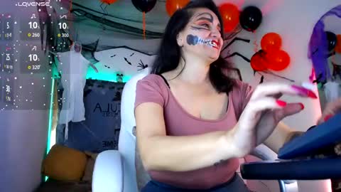 Snapshot of alexamoon__ chatting on October 17, 2025, 4:31 pm Alexa Moon online show from October 17, 2025, 4:31 pm