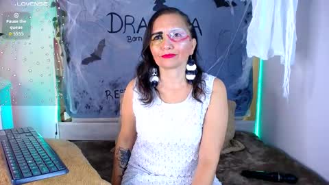 Snapshot of alexamoon__ chatting on October 19, 2025, 4:07 pm Alexa Moon online show from October 19, 2025, 4:07 pm
