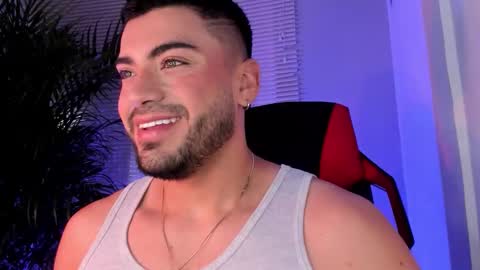 Snapshot of alexander_diiaz chatting on October 8, 2025, 12:03 pm Alexander Diaz online show from October 8, 2025, 12:03 pm