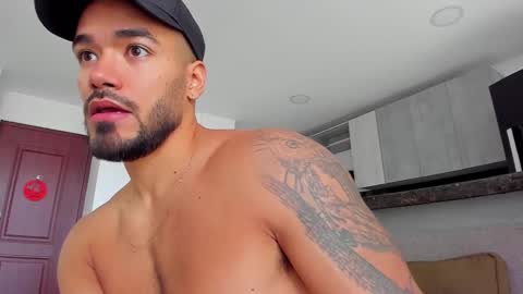 Snapshot of alexander_martines chatting on December 31, 2024, 6:02 pm Onlyfansalexmartinezwb  Instagram alexwbmartinez  Twitter martinezcb937 online show from December 31, 2024, 6:02 pm