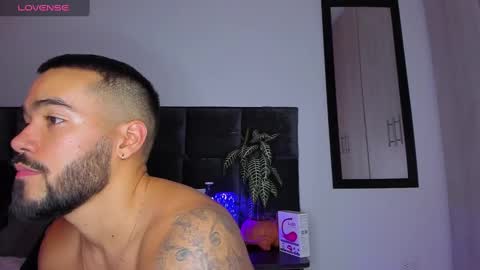 Snapshot of alexander_martines chatting on February 12, 2025, 4:33 am Onlyfansalexmartinezwb  Instagram alexwbmartinez  Twitter martinezcb937 online show from February 12, 2025, 4:33 am