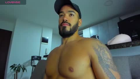 Snapshot of alexander_martines chatting on February 21, 2025, 4:29 am Onlyfansalexmartinezwb  Instagram alexwbmartinez  Twitter martinezcb937 online show from February 21, 2025, 4:29 am