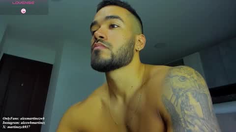 Snapshot of alexander_martines chatting on September 30, 2025, 11:10 pm Onlyfansalexmartinezwb  Instagram alexwbmartinez  Twitter martinezcb937 online show from September 30, 2025, 11:10 pm