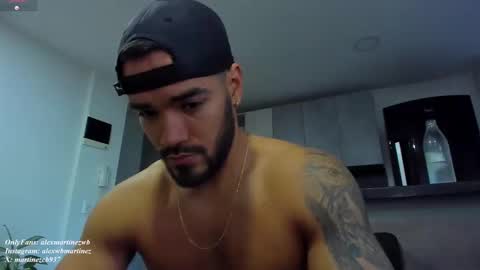 Snapshot of alexander_martines chatting on October 2, 2025, 10:39 pm Onlyfansalexmartinezwb  Instagram alexwbmartinez  Twitter martinezcb937 online show from October 2, 2025, 10:39 pm