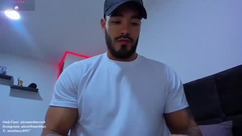 Snapshot of alexander_martines chatting on October 9, 2025, 11:03 pm Onlyfansalexmartinezwb  Instagram alexwbmartinez  Twitter martinezcb937 online show from October 9, 2025, 11:03 pm
