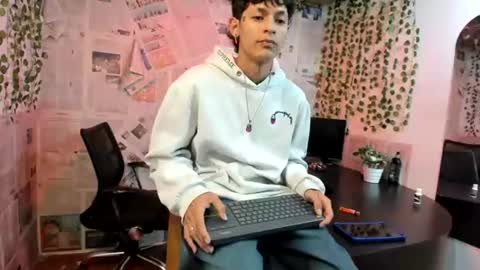 Snapshot of alexandluke1 chatting on July 23, 2026, 1:20 pm chicos hot online show from July 23, 2026, 1:20 pm