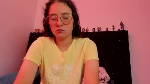 alexandra clauss online show from January 13, 2026, 7:19 pm