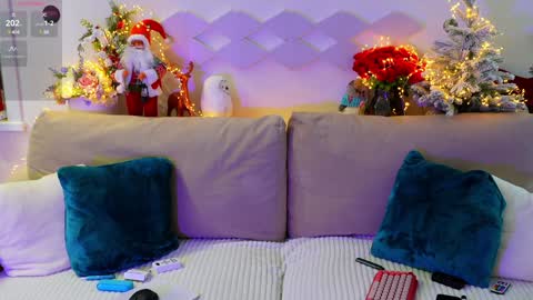 Alexandra Demore online show from January 24, 2025, 9:05 pm