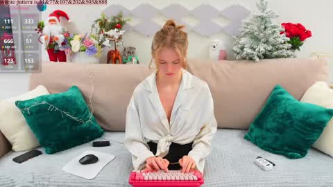 Alexandra Demore online show from January 31, 2025, 1:43 am