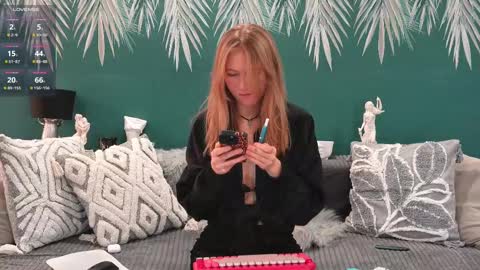 Alexandra Demore online show from March 1, 2025, 8:42 pm