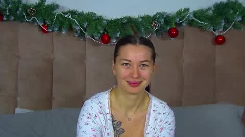 AlexandraBloom online show from December 14, 2025, 6:23 pm