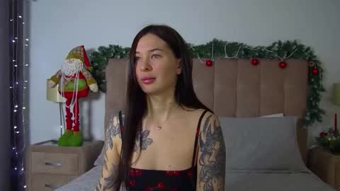 AlexandraBloom online show from December 15, 2025, 7:07 pm