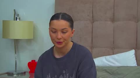 AlexandraBloom online show from March 15, 2026, 6:25 pm