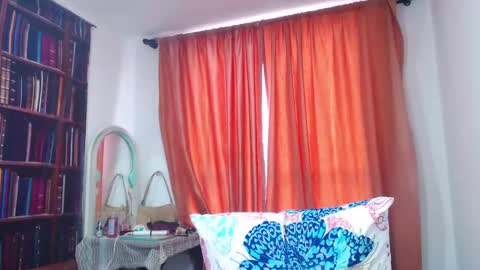 alexandra online show from March 11, 2025, 9:48 pm