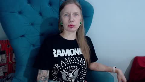 Snapshot of alexandrazaryanova chatting on January 16, 2025, 5:44 pm Alexandra online show from January 16, 2025, 5:44 pm