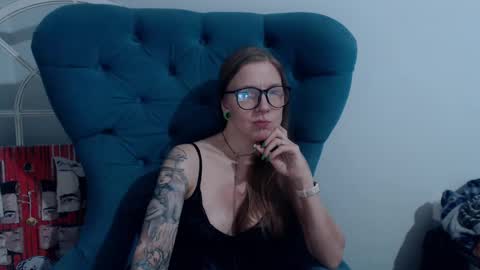 Snapshot of alexandrazaryanova chatting on February 4, 2025, 6:49 pm Alexandra online show from February 4, 2025, 6:49 pm