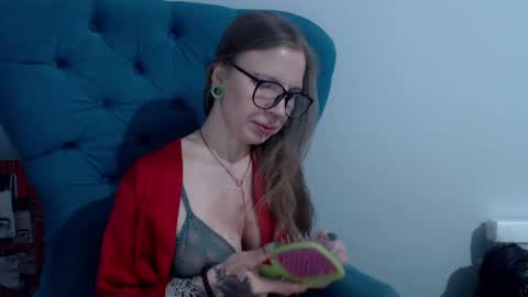 Snapshot of alexandrazaryanova chatting on February 7, 2025, 6:45 am Alexandra online show from February 7, 2025, 6:45 am