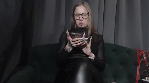 Snapshot of alexandrazaryanova chatting on April 25, 2026, 9:45 am Alexandra online show from April 25, 2026, 9:45 am
