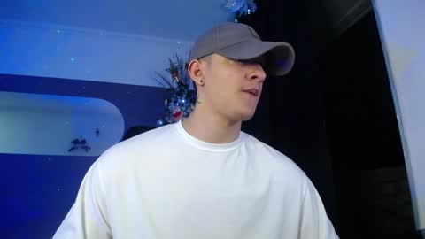 Snapshot of alexandrolovee chatting on December 7, 2024, 8:22 am Alexandro online show from December 7, 2024, 8:22 am