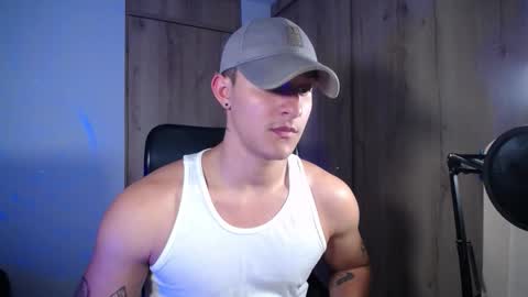 Snapshot of alexandrolovee chatting on October 10, 2025, 1:37 am Alexandro online show from October 10, 2025, 1:37 am
