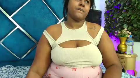 Snapshot of alexarousse4u chatting on June 19, 2026, 12:04 am Alexa online show from June 19, 2026, 12:04 am