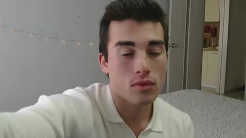 Snapshot of alexarti chatting on October 5, 2025, 9:40 am Alex online show from October 5, 2025, 9:40 am