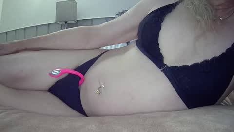 Snapshot of alexassts chatting on November 29, 2025, 4:21 pm alexass online show from November 29, 2025, 4:21 pm