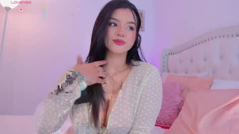 lexandra  online show from May 8, 2026, 1:16 pm