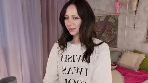 Snapshot of alexbellis chatting on September 15, 2025, 12:54 am alexbellis online show from September 15, 2025, 12:54 am