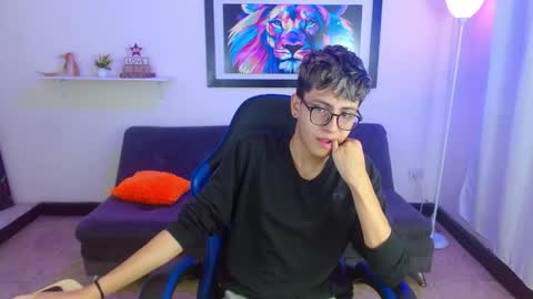 Snapshot of alexcum_18 chatting on April 29, 2026, 2:10 pm alex online show from April 29, 2026, 2:10 pm