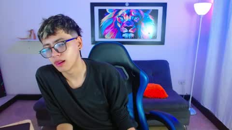 Snapshot of alexcum_18 chatting on May 4, 2026, 1:18 pm alex online show from May 4, 2026, 1:18 pm