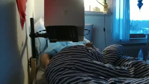 alexderkleine online show from February 3, 2026, 6:40 am