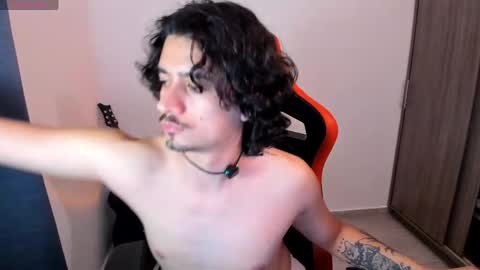 alexfloreszzz online show from May 13, 2026, 12:52 am