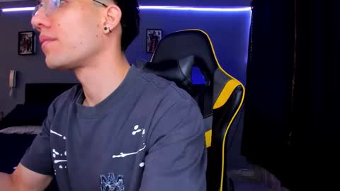 alexgiraldo__ online show from September 17, 2025, 11:56 am