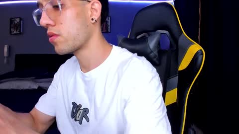 alexgiraldo__ online show from September 24, 2025, 2:42 pm