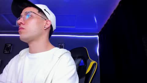 alexgiraldo__ online show from November 7, 2025, 12:05 pm