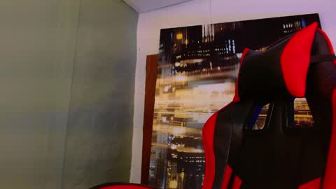 Snapshot of alexgiraldo__ chatting on May 2, 2026, 4:56 pm alexgiraldo__ online show from May 2, 2026, 4:56 pm
