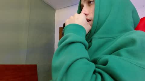 Snapshot of alexgiraldo__ chatting on June 6, 2026, 12:43 pm alexgiraldo__ online show from June 6, 2026, 12:43 pm