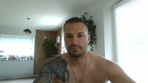 rey ale84 online show from May 18, 2026, 10:54 am