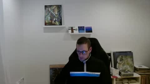 alexhunter4u online show from December 1, 2024, 9:59 pm