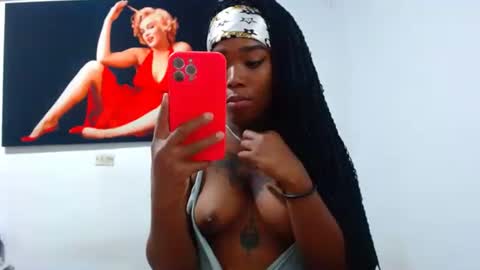Snapshot of alexia_sinclaire24 chatting on May 3, 2026, 12:05 am alexia_sinclaire24 online show from May 3, 2026, 12:05 am