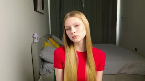 Snapshot of alexialunaris chatting on April 20, 2026, 9:23 am Alexia online show from April 20, 2026, 9:23 am