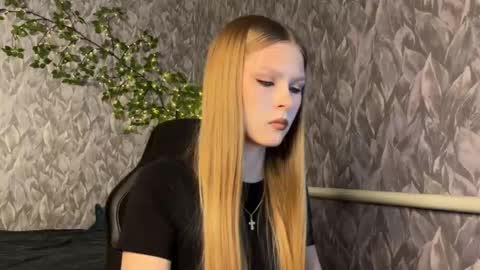 Snapshot of alexialunaris chatting on April 30, 2026, 3:07 pm Alexia online show from April 30, 2026, 3:07 pm