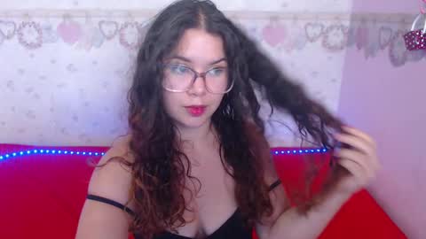 Alexia online show from March 5, 2025, 6:01 pm